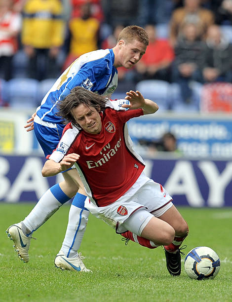 密切关注的 密切关注的